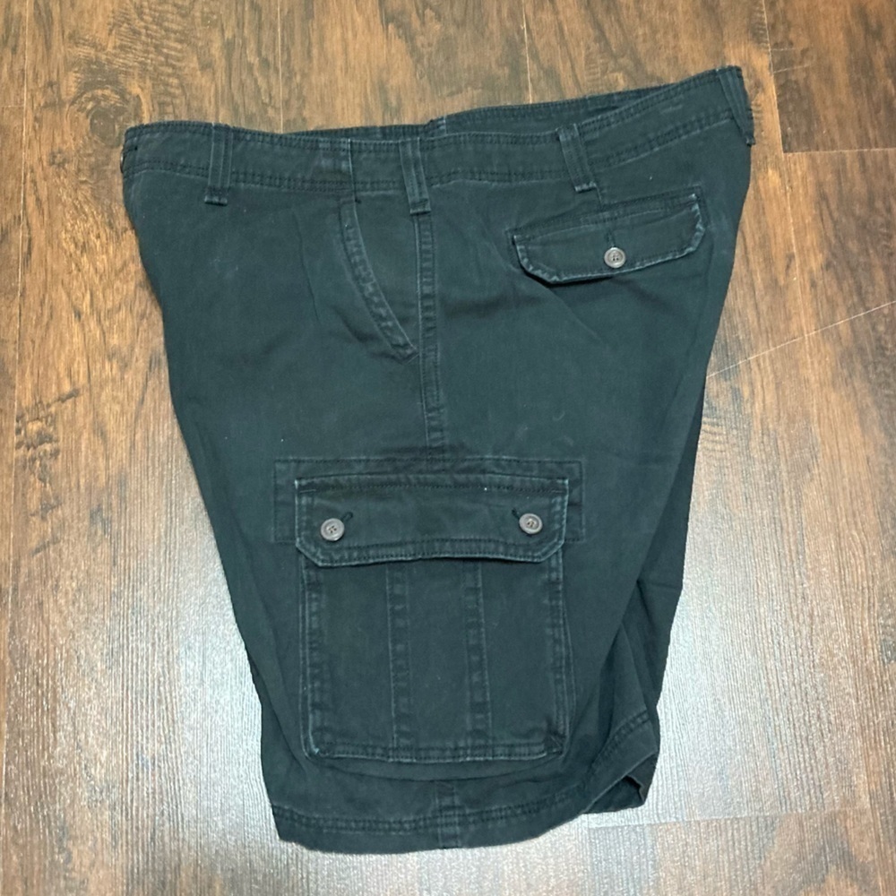 2 Pairs of Men’s Shorts. Urban Pipeline Cargo & St Johns Bay Denim size 40 GUC - Picture 8 of 12